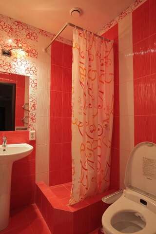 Гостиница Голден Овен Чебоксары Одноместный номер эконом-класса с общей ванной комнатой-9